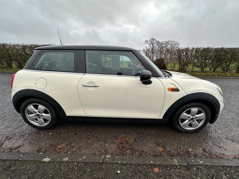MINI HATCH