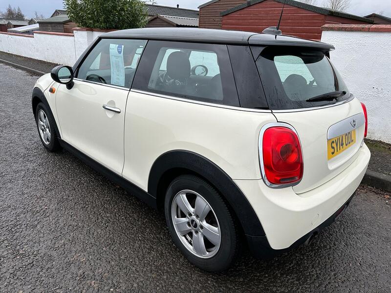 MINI HATCH