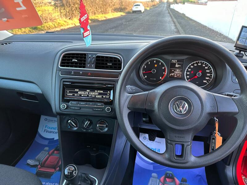 VOLKSWAGEN POLO