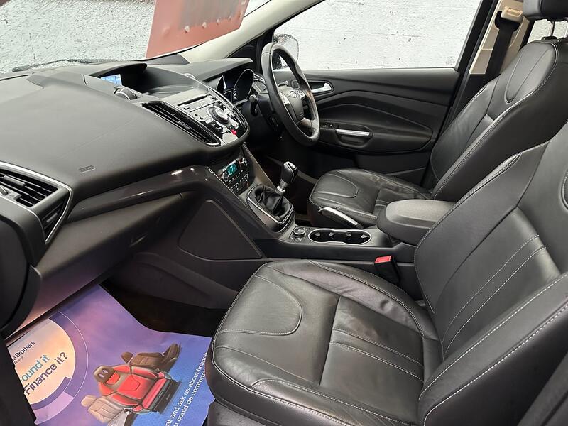 FORD KUGA