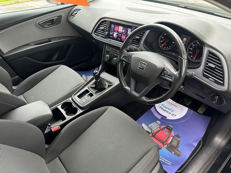 SEAT LEON