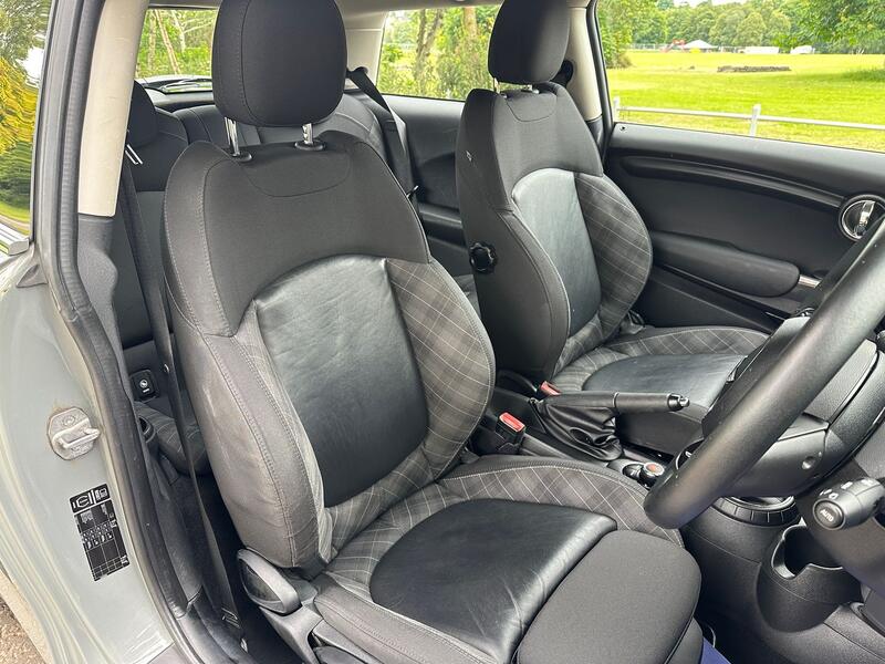 MINI HATCH