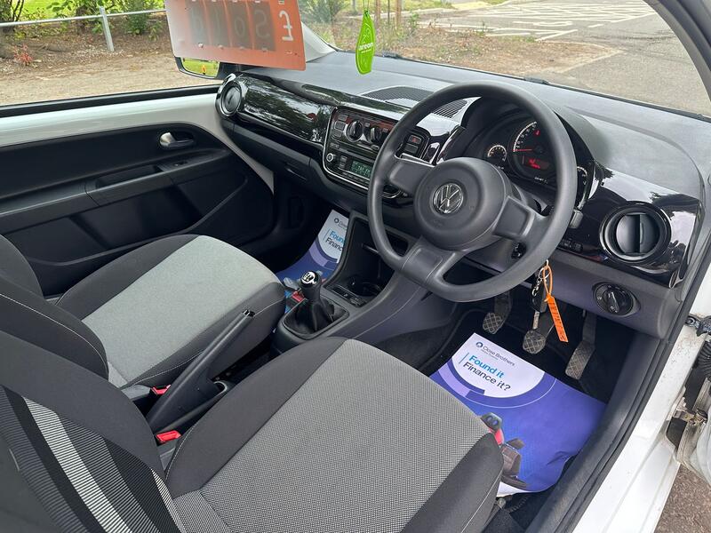 VOLKSWAGEN UP