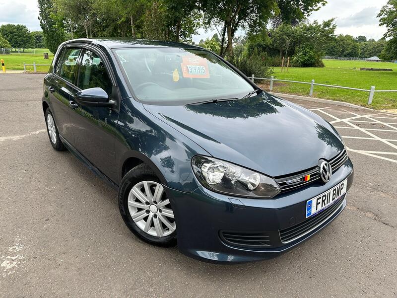 View VOLKSWAGEN GOLF 1.6 TDI BlueMotion