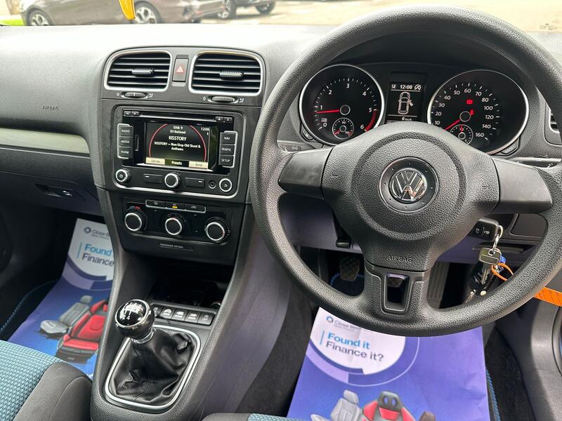VOLKSWAGEN GOLF
