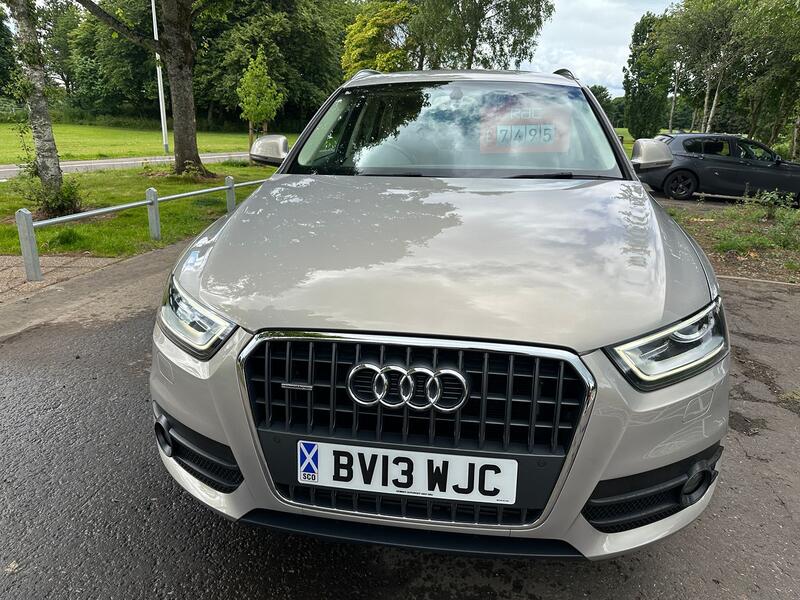 View AUDI Q3 2.0 TDI SE