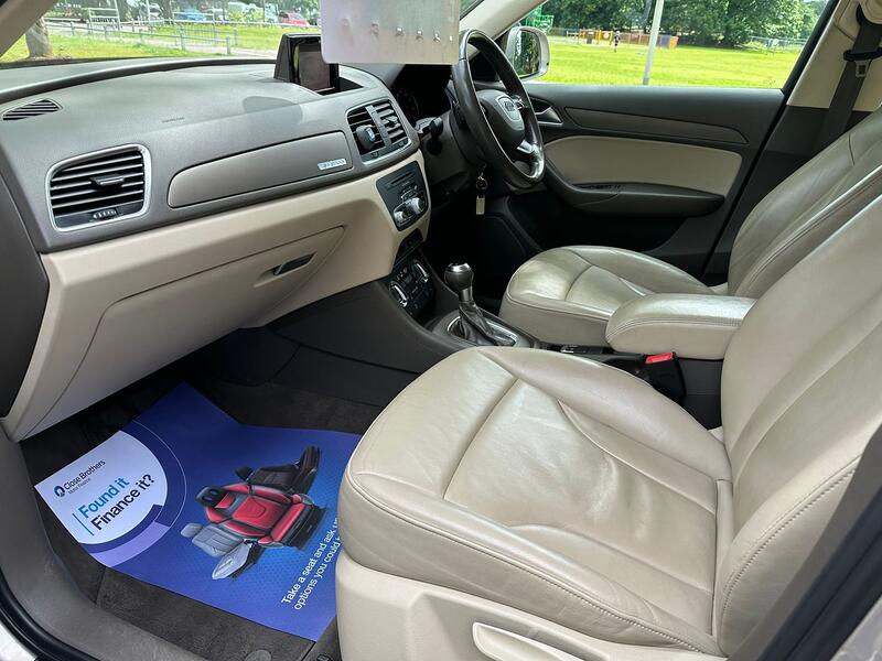 AUDI Q3