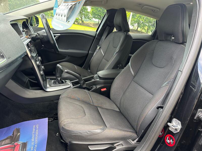 VOLVO V40 CROSS COUNTRY