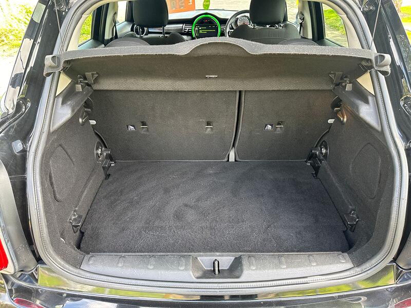 MINI HATCH