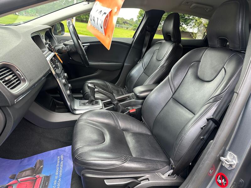 VOLVO V40