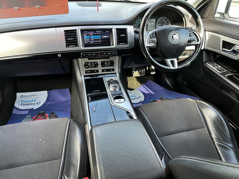 JAGUAR XF