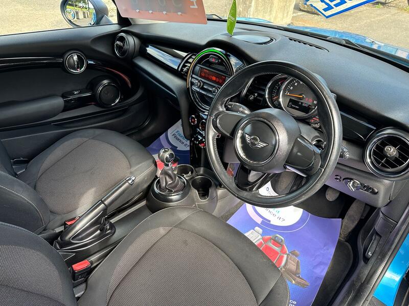 MINI HATCH