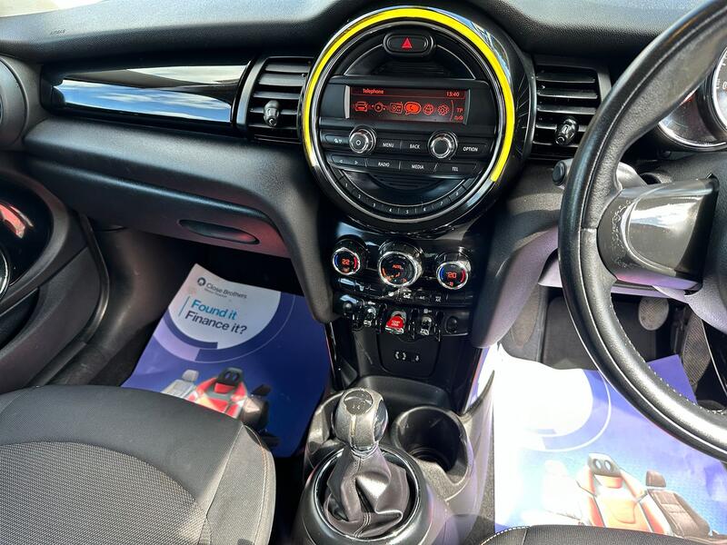 MINI HATCH