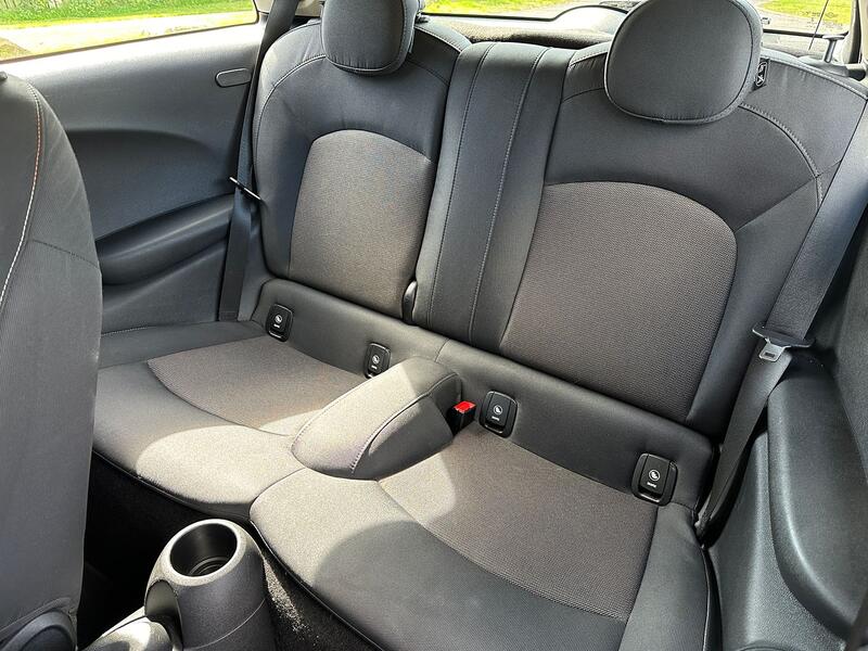 MINI HATCH
