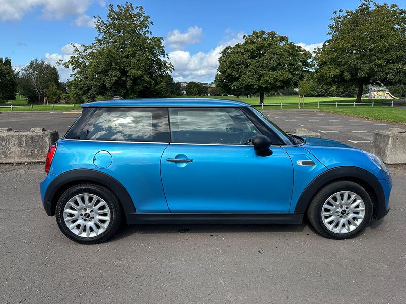 MINI HATCH