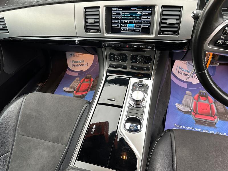 JAGUAR XF