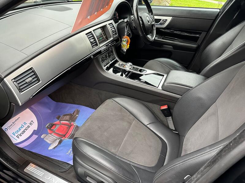 JAGUAR XF
