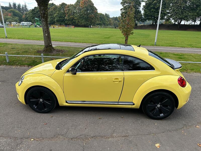 VOLKSWAGEN BEETLE