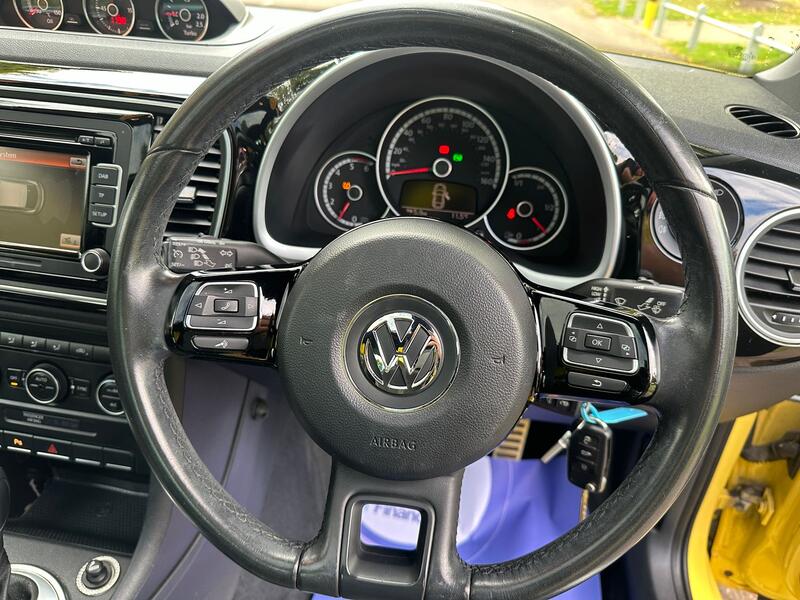 VOLKSWAGEN BEETLE