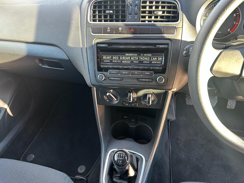 VOLKSWAGEN POLO