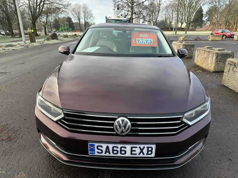 View VOLKSWAGEN PASSAT 2.0 TDI BlueMotion Tech GT