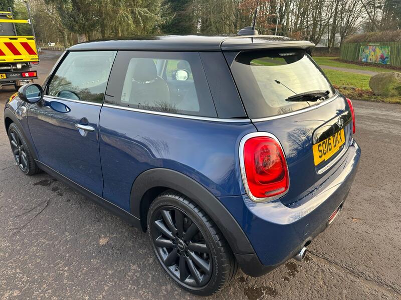 MINI HATCH