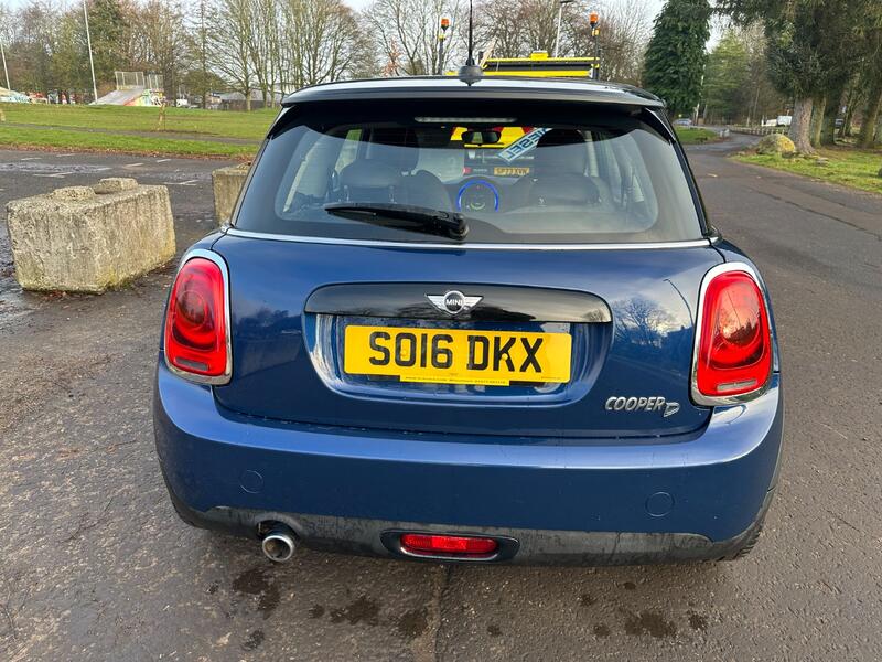 MINI HATCH