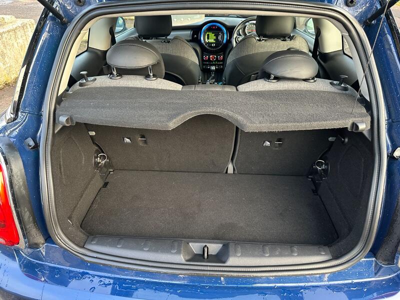 MINI HATCH