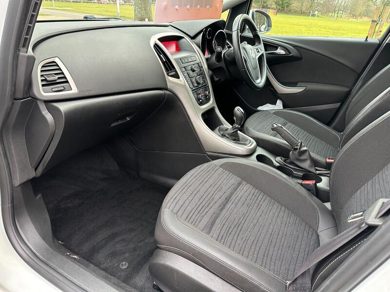 VAUXHALL ASTRA