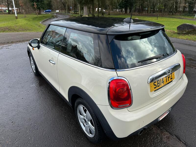 MINI HATCH