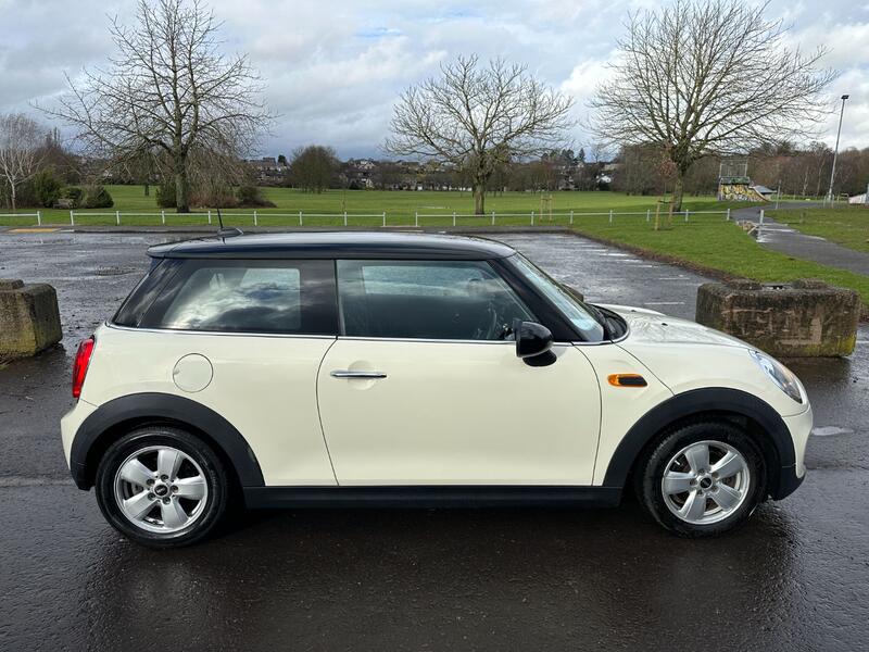 MINI HATCH