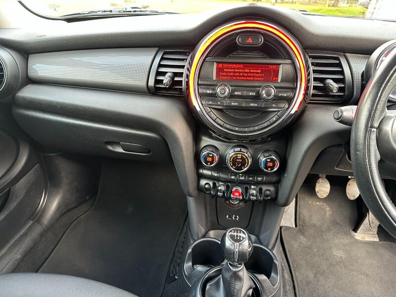 MINI HATCH