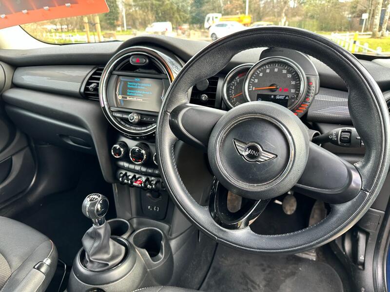 MINI HATCH