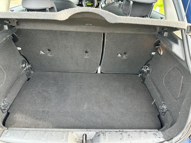 MINI HATCH