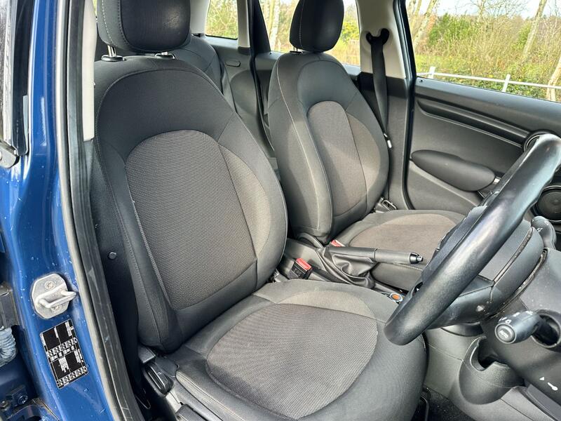 MINI HATCH