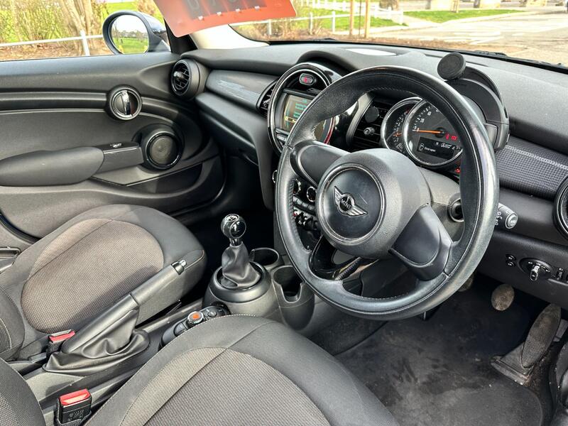 MINI HATCH