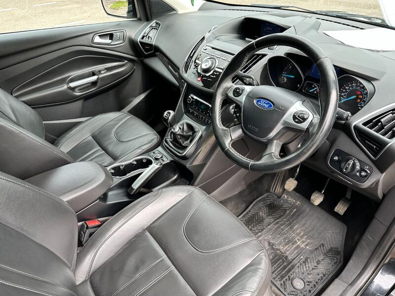 FORD KUGA