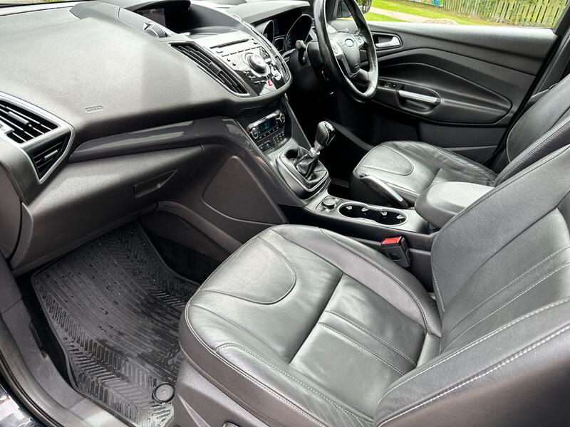 FORD KUGA
