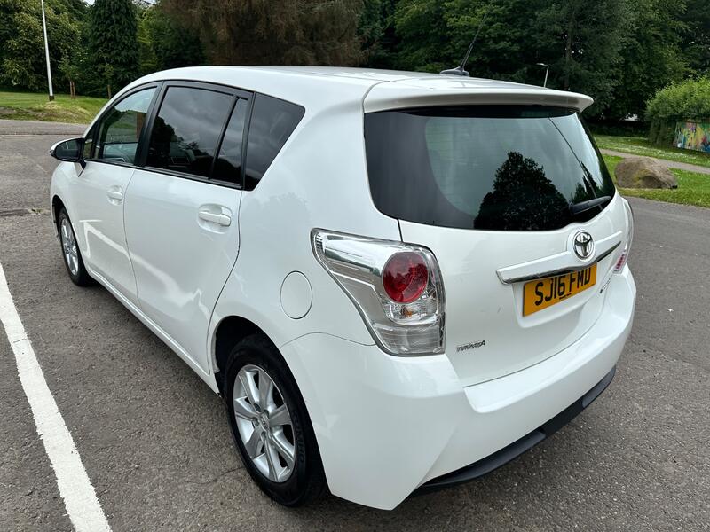 TOYOTA VERSO