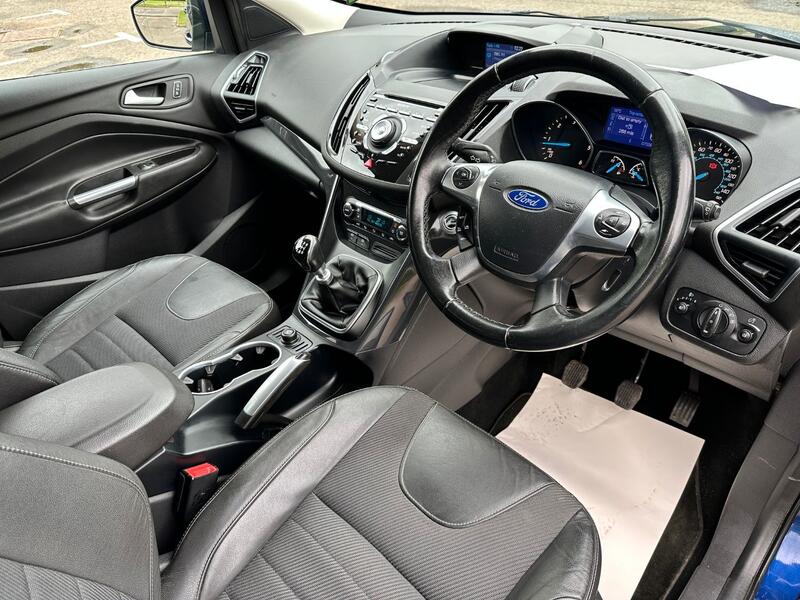 FORD KUGA