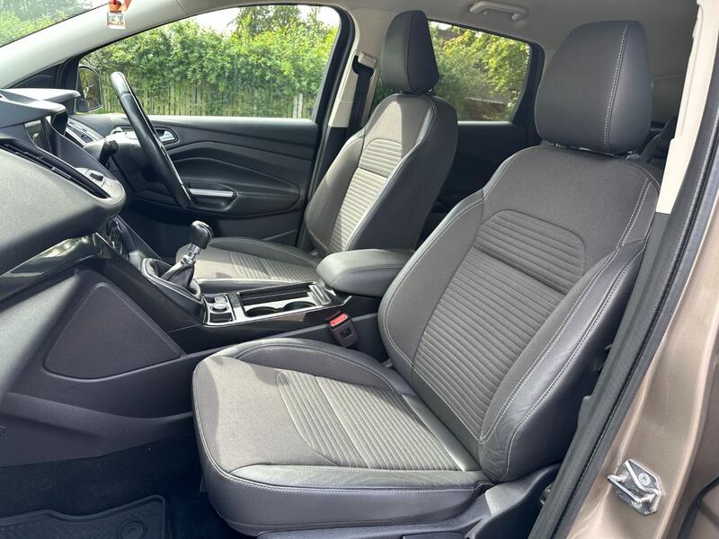 FORD KUGA