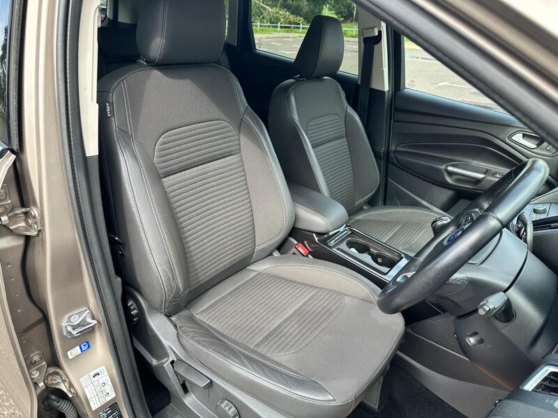 FORD KUGA