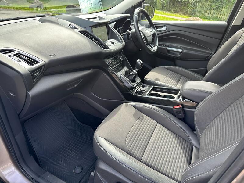 FORD KUGA