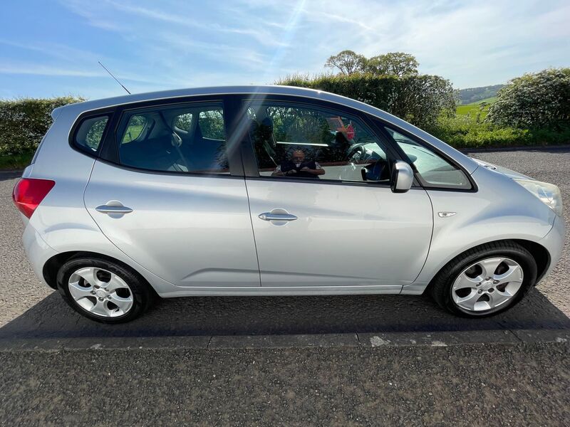 KIA VENGA