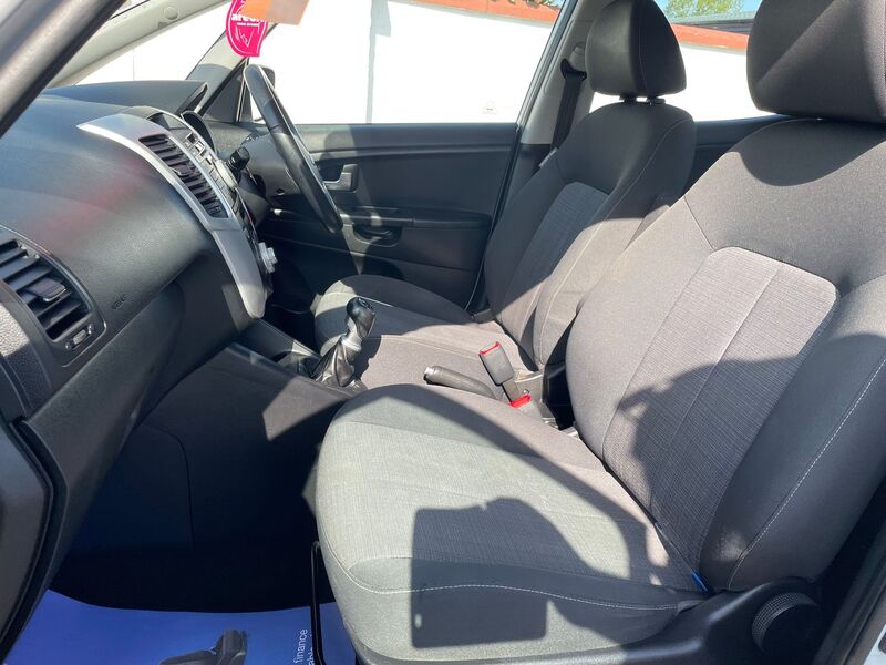KIA VENGA