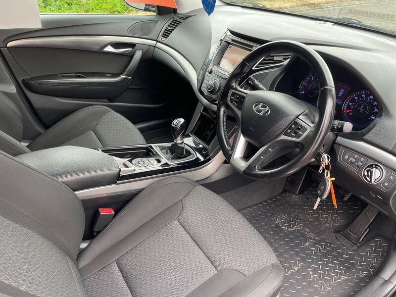 HYUNDAI I40