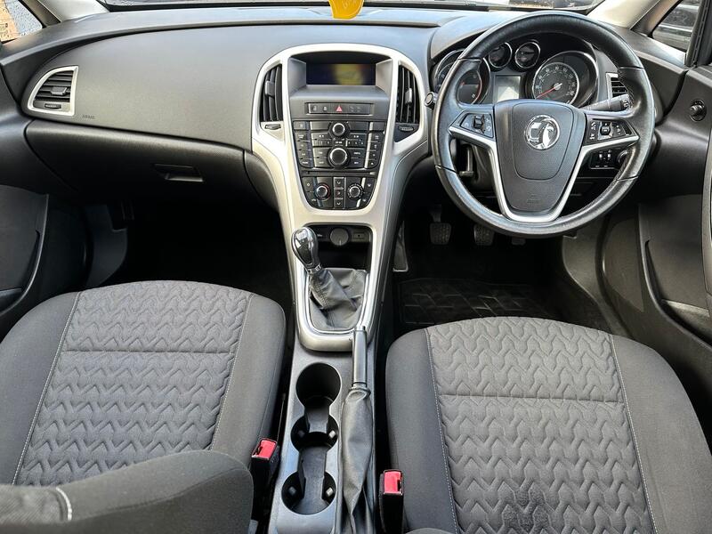 VAUXHALL ASTRA