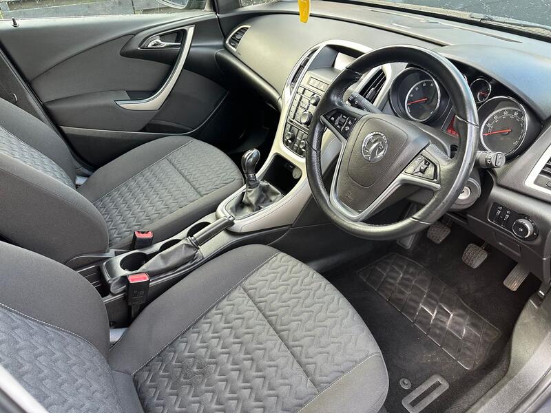 VAUXHALL ASTRA